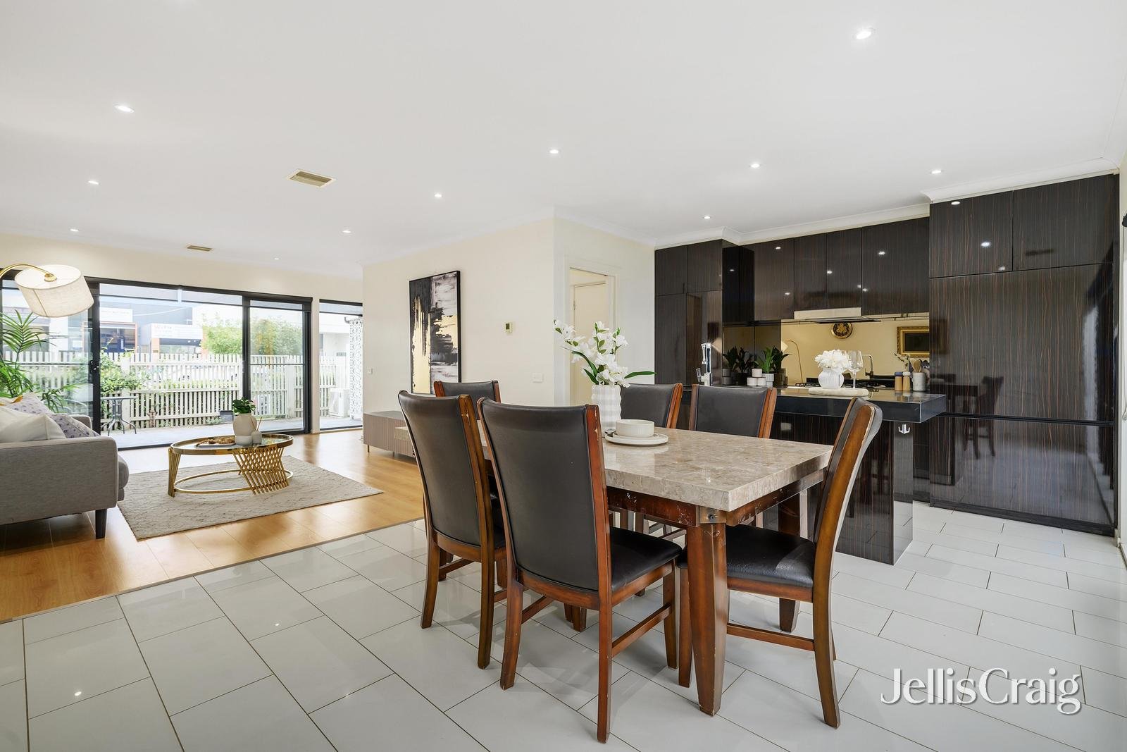 19 Orana Way, Springvale image 2