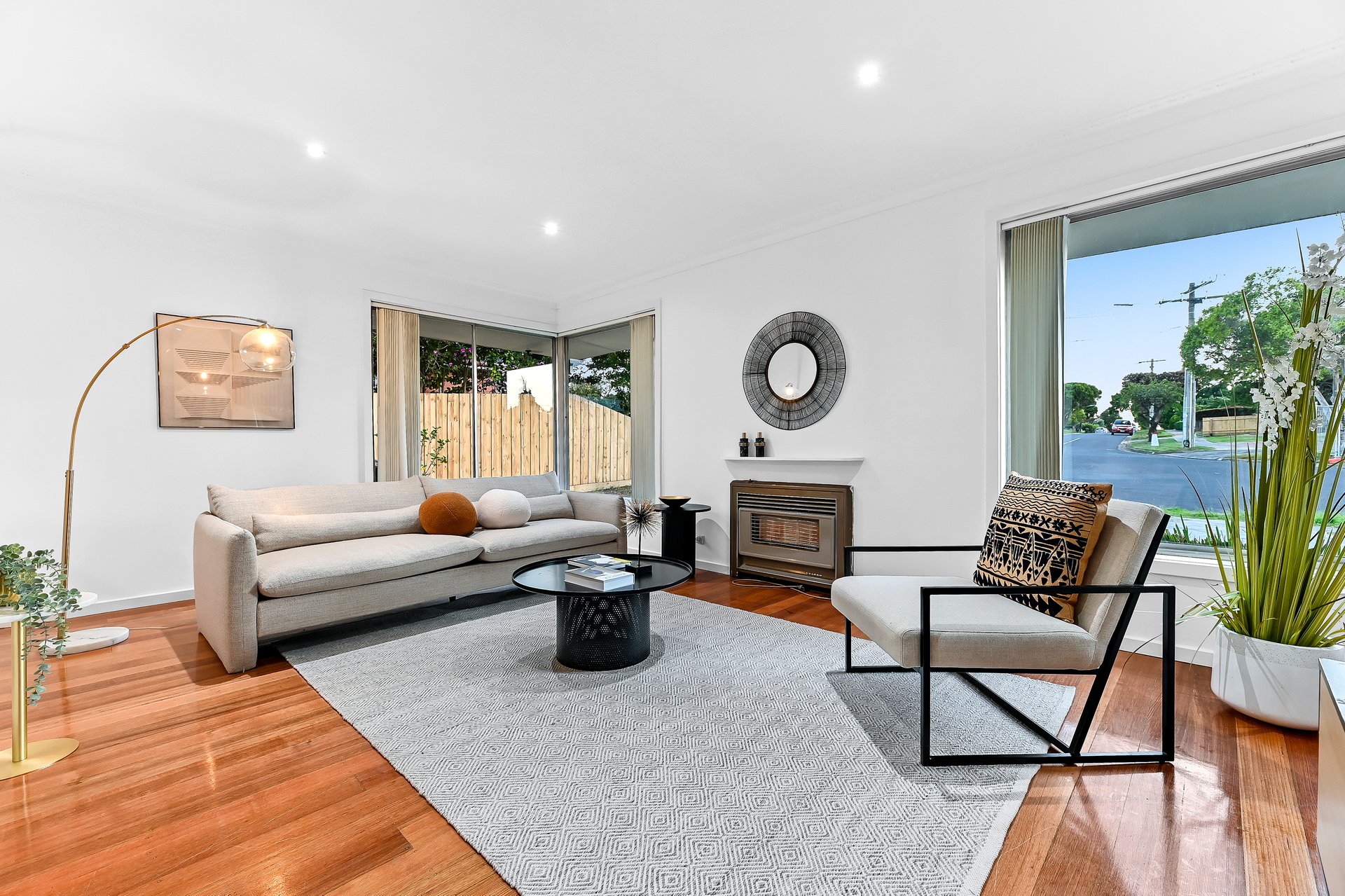 1/9 Palm Beach Crescent, Mount Waverley image 2