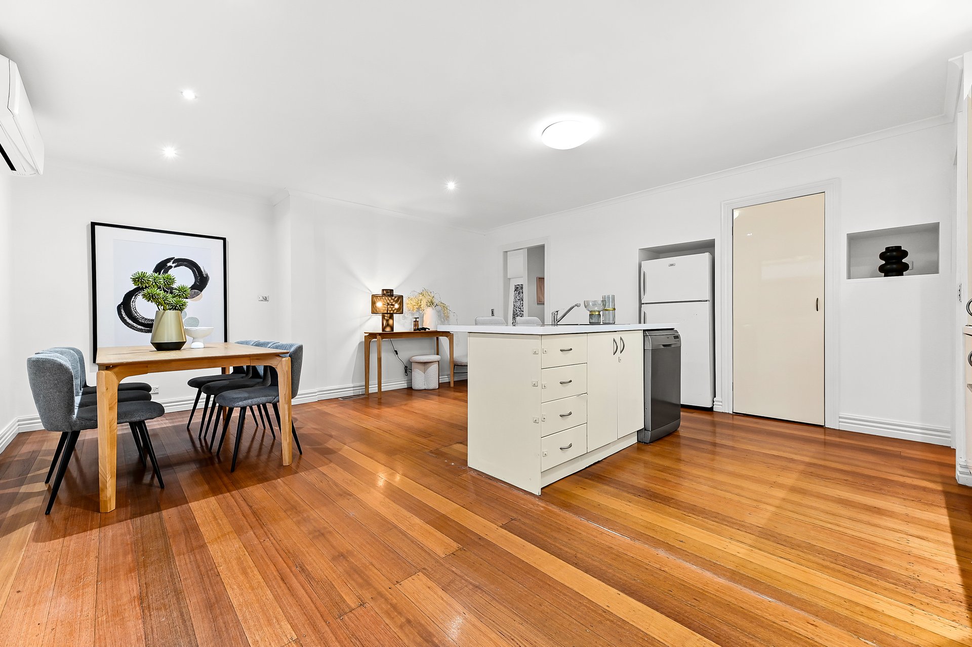 1/9 Palm Beach Crescent, Mount Waverley image 3