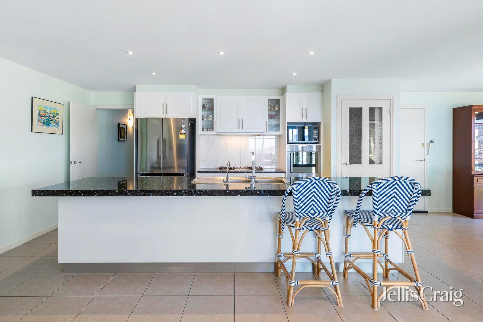 19 Paramount Crescent, Mount Martha image 2