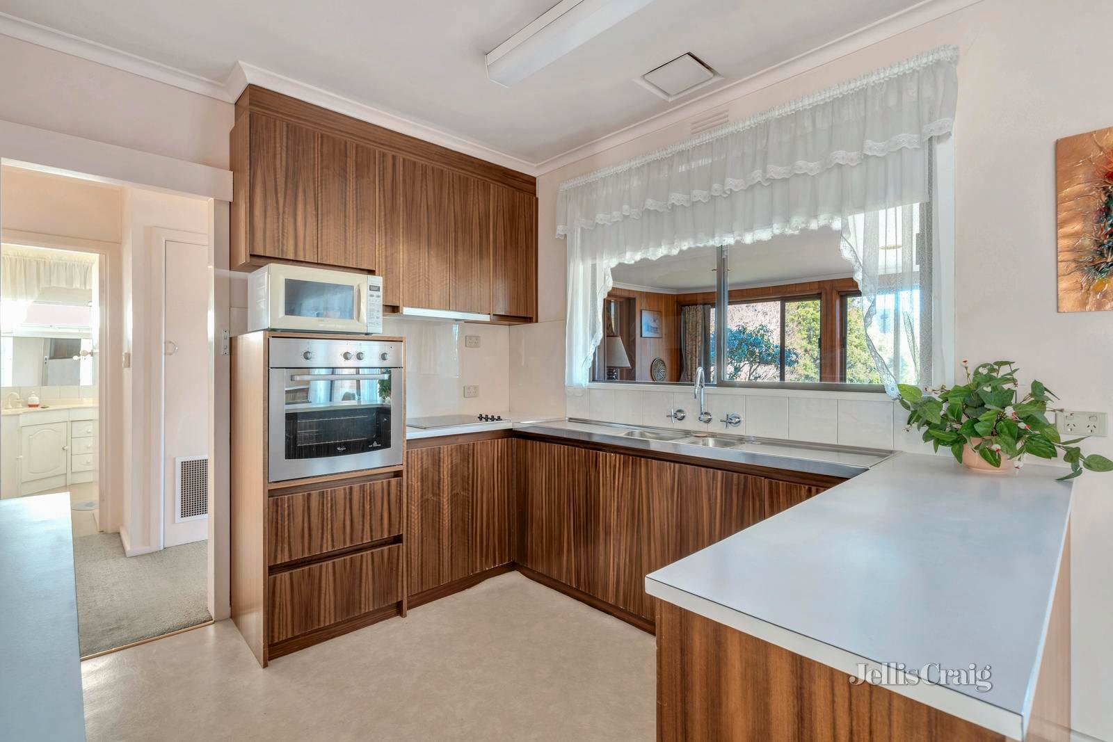 19 Parkstone Avenue, Pascoe Vale South image 4