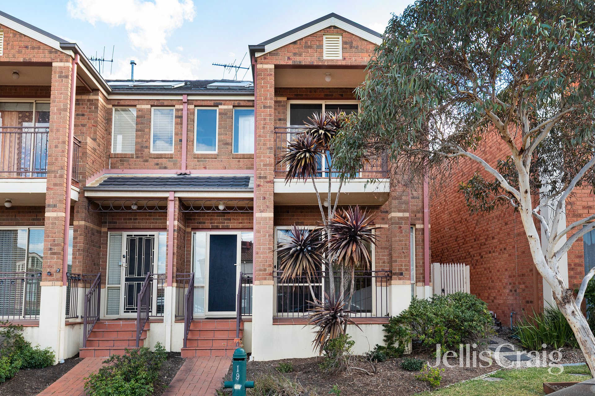 19 Peakview Drive, Viewbank image 1