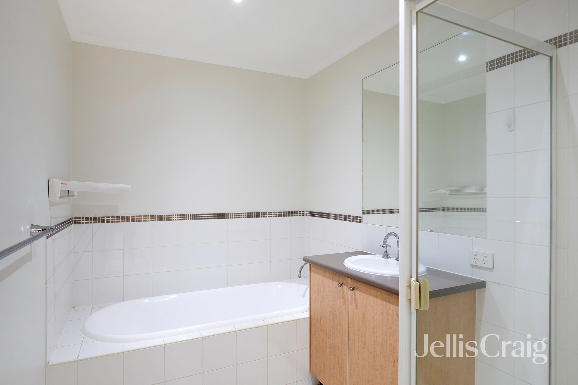 19 Peakview Drive, Viewbank image 11