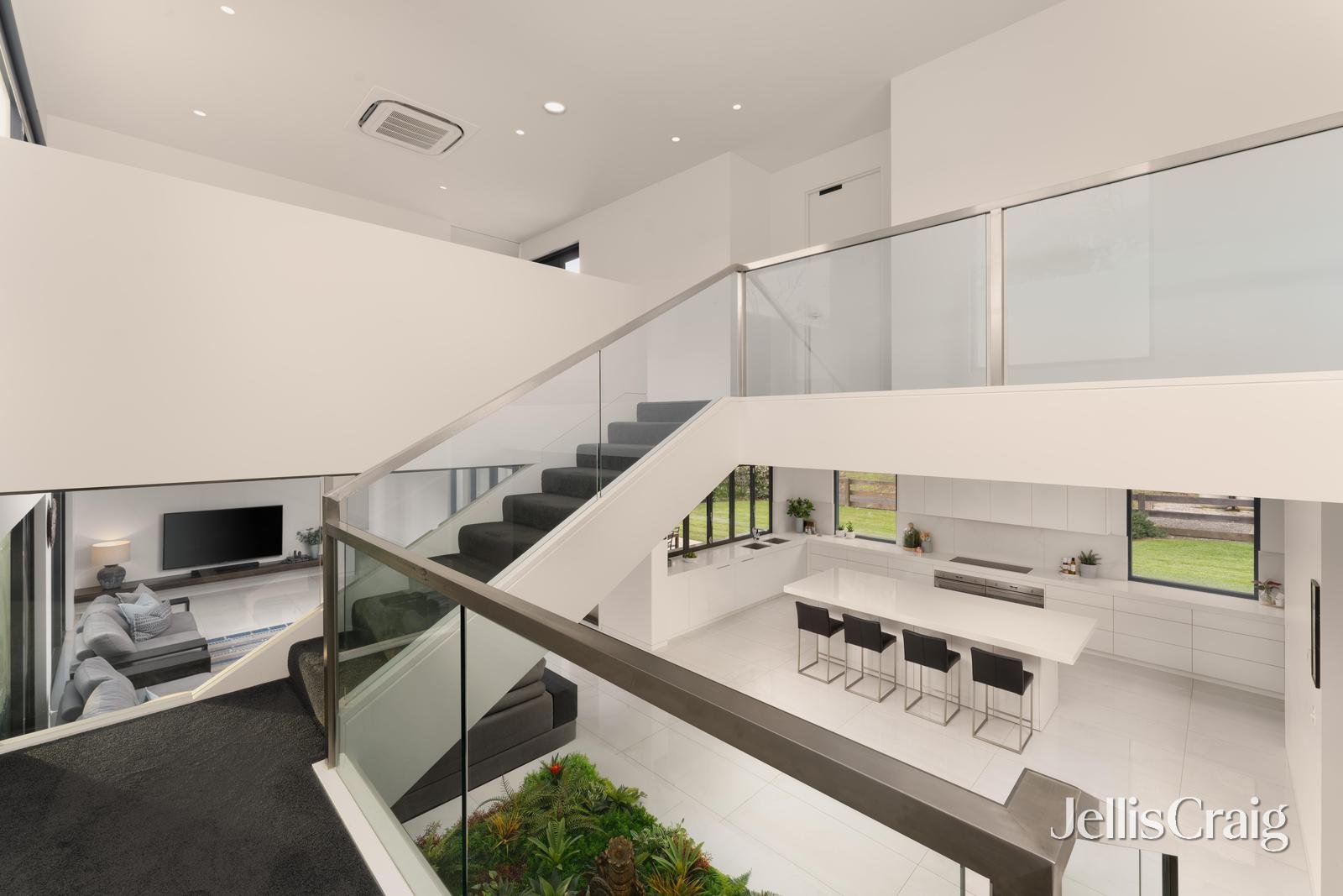 19 Pyrenees Vista Close, Invermay image 8