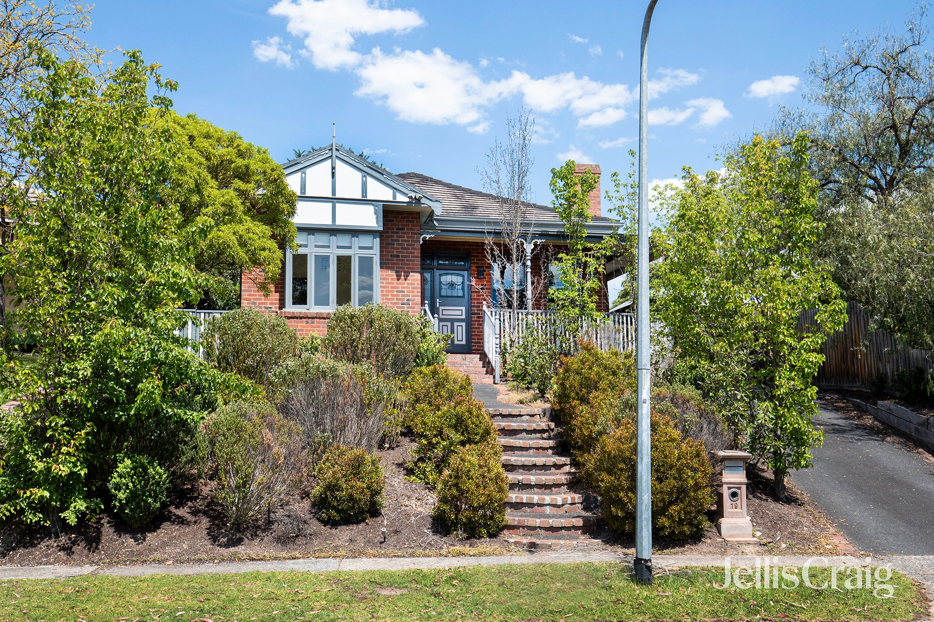 19 Ridgeview Street, Eltham image 1