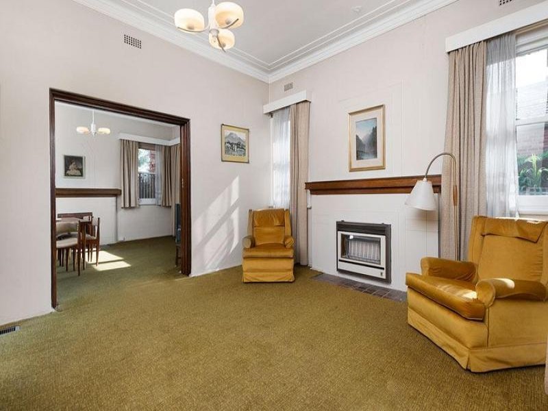 19 Ridgeway Avenue, Kew image 2
