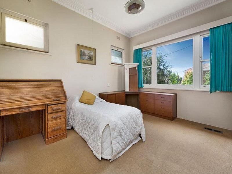 19 Ridgeway Avenue, Kew image 5