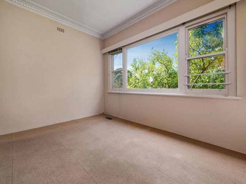 19 Ridgeway Avenue, Kew image 6