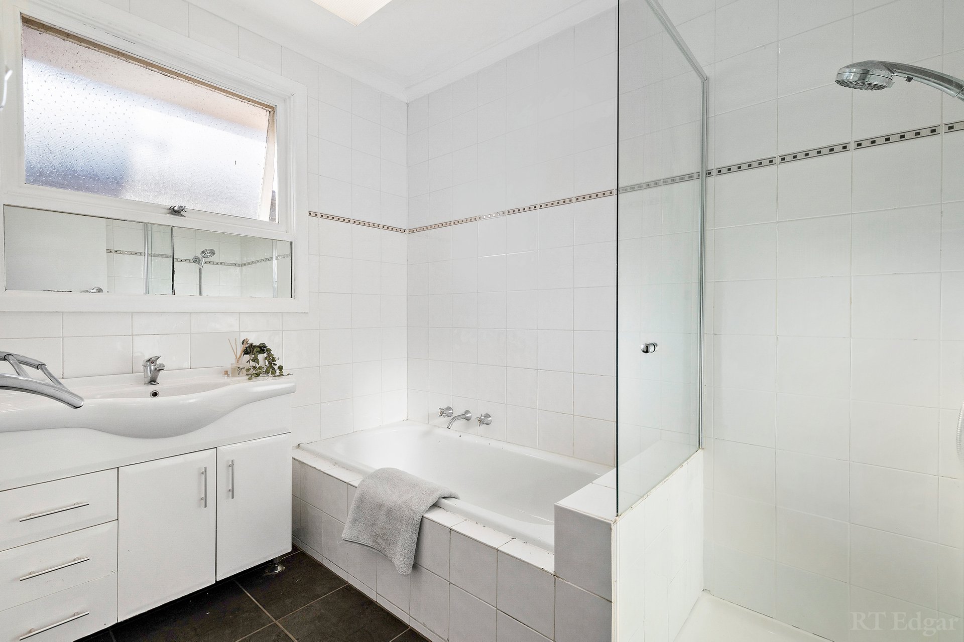 Property Gallery Thumbnail 9