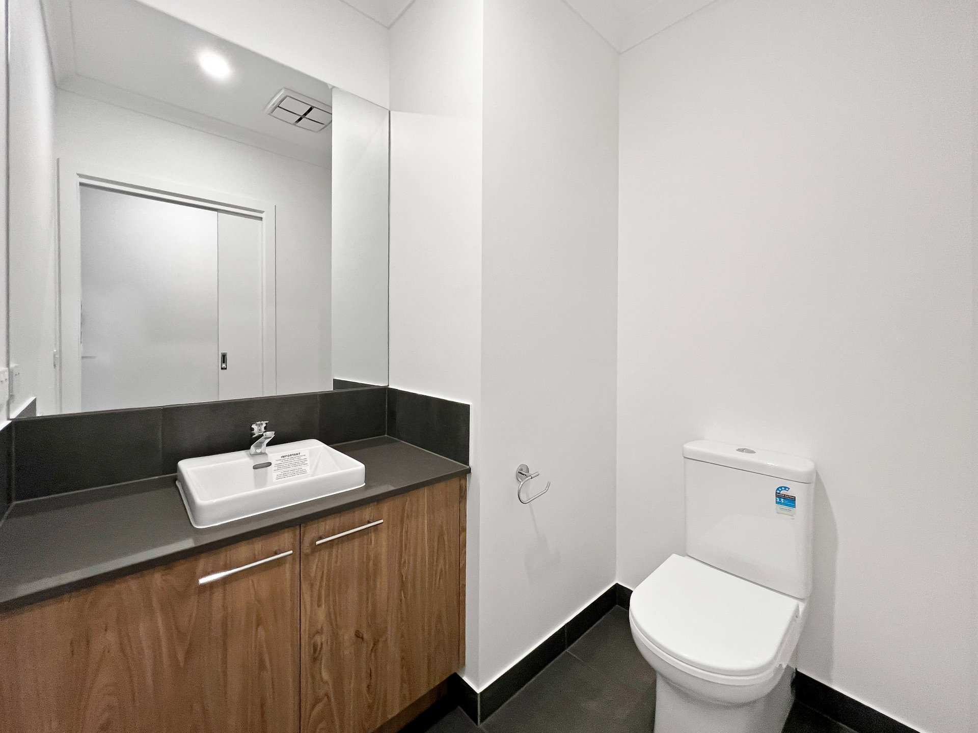 19 Scoparia Street, Charlemont image 4