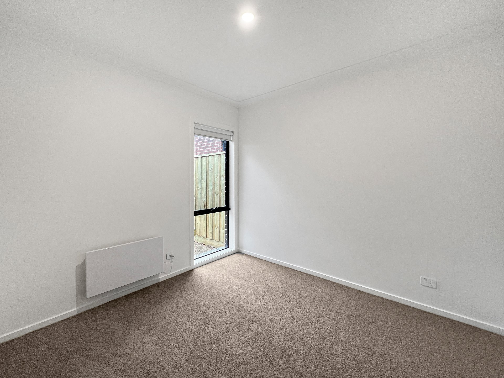 19 Scoparia Street, Charlemont image 5