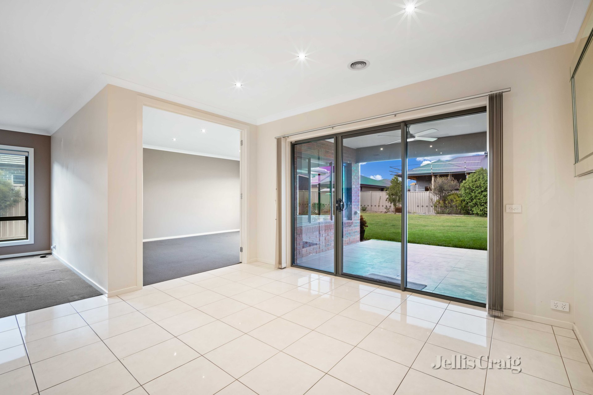 19 Sienna Street, Alfredton image 4