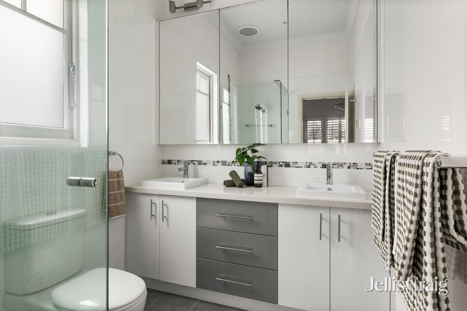 19 Smith Road, Camberwell image 11