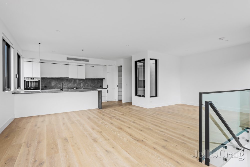 1/9 Smith Street, Thornbury image 3