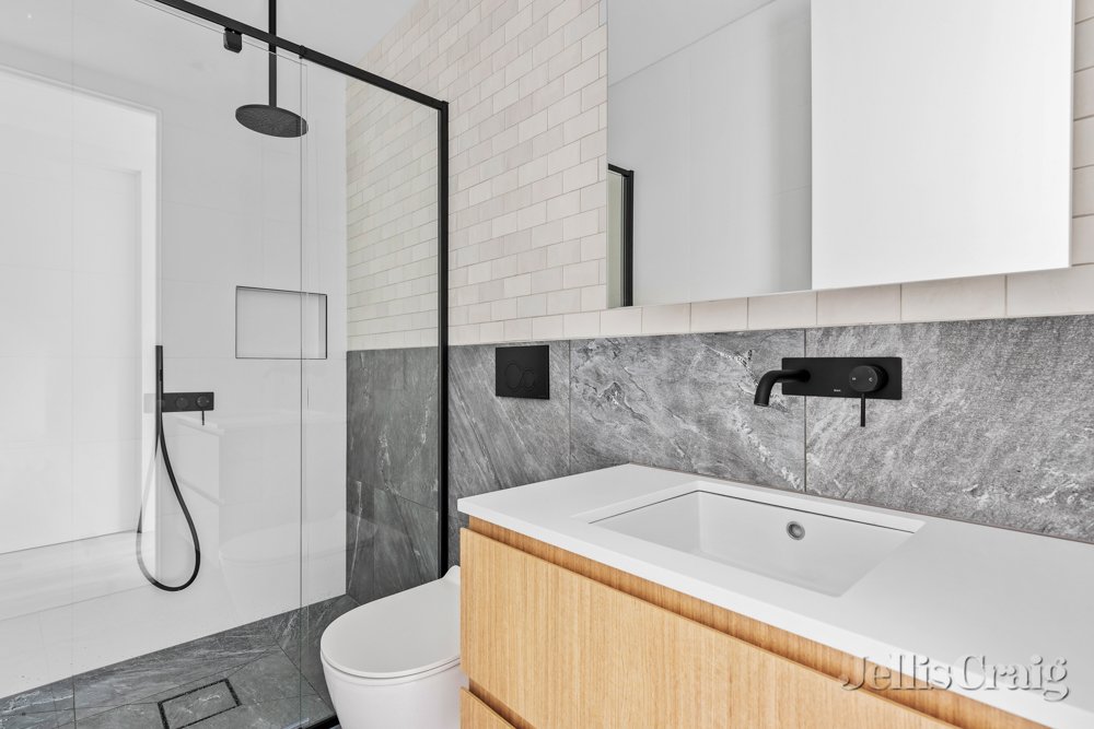 1/9 Smith Street, Thornbury image 7