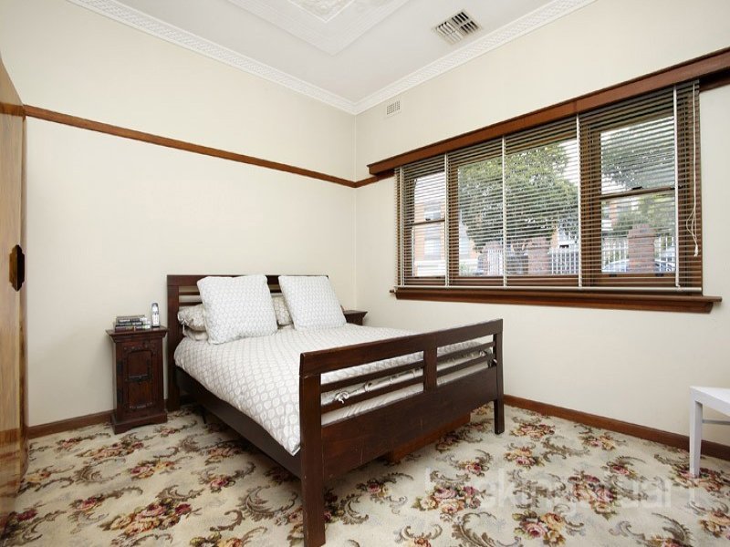 19 Spruzen Avenue, Kew East image 5