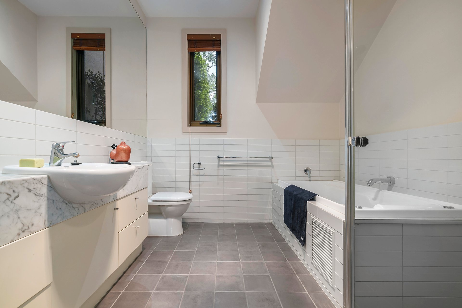 Property Gallery Thumbnail 7