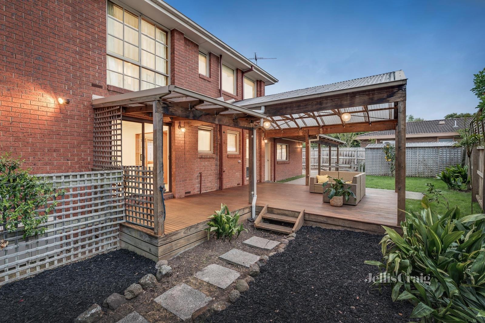 19 St Georges Court, Glen Waverley image 18