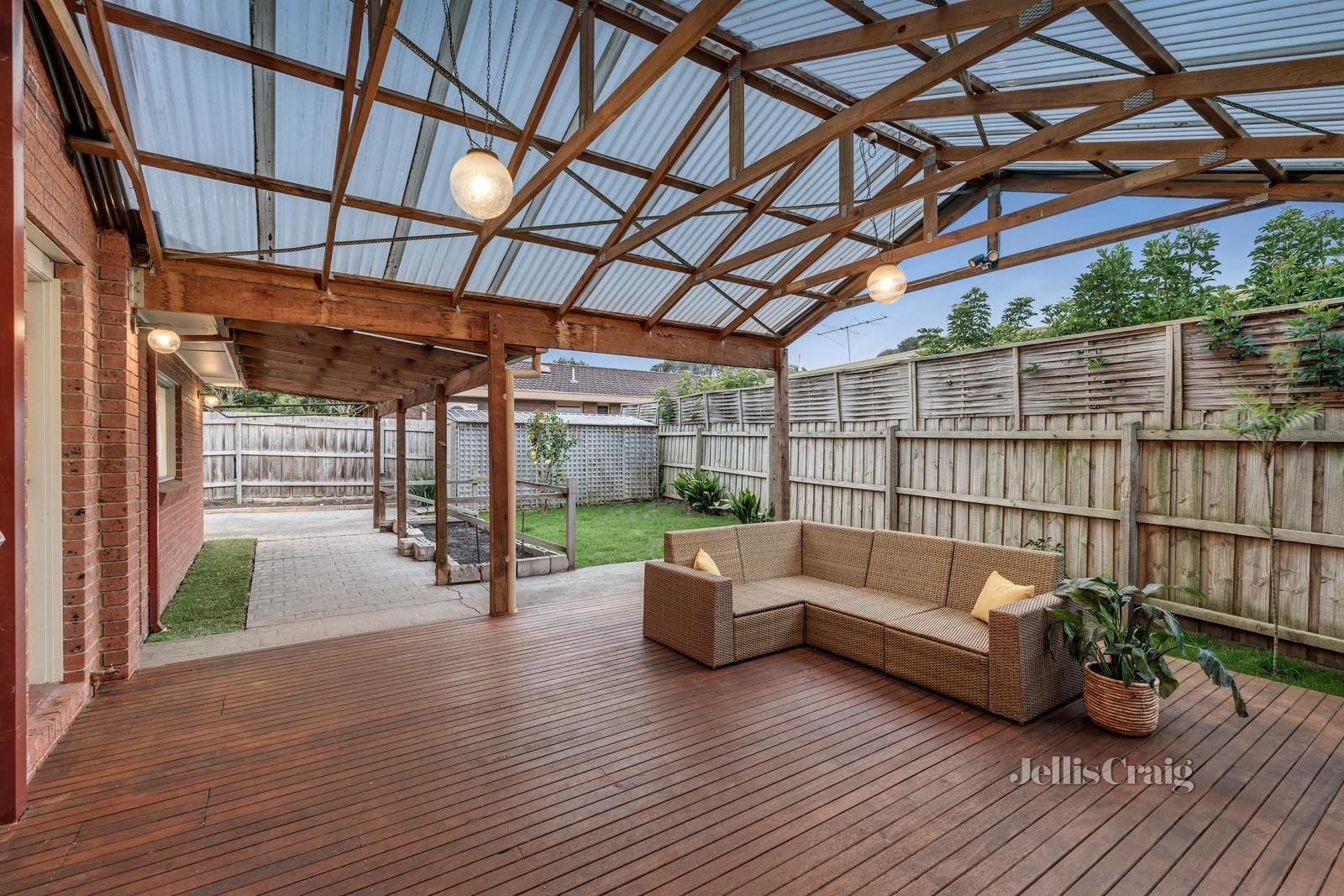 19 St Georges Court, Glen Waverley image 17