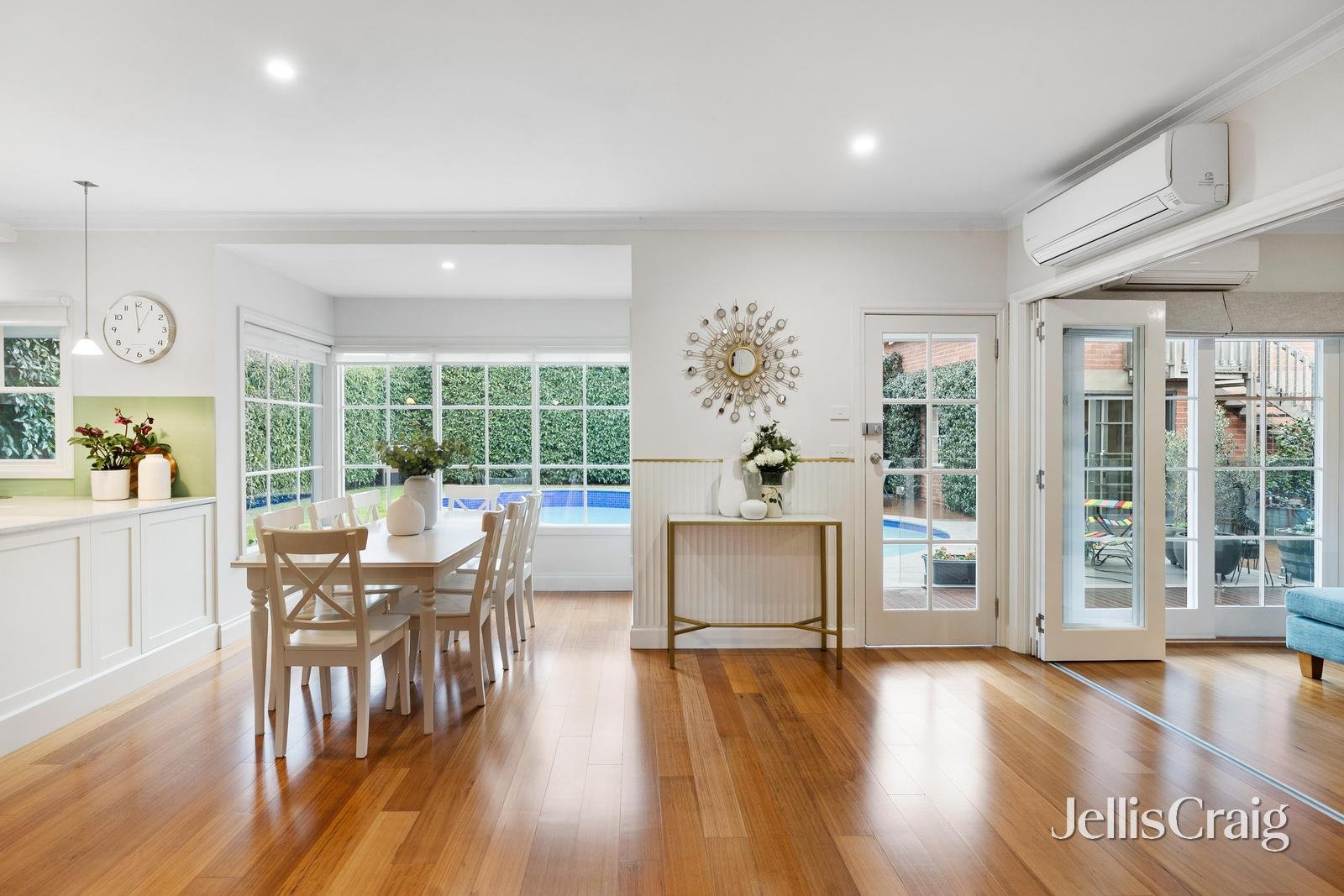 19 St James Avenue, Mont Albert image 4