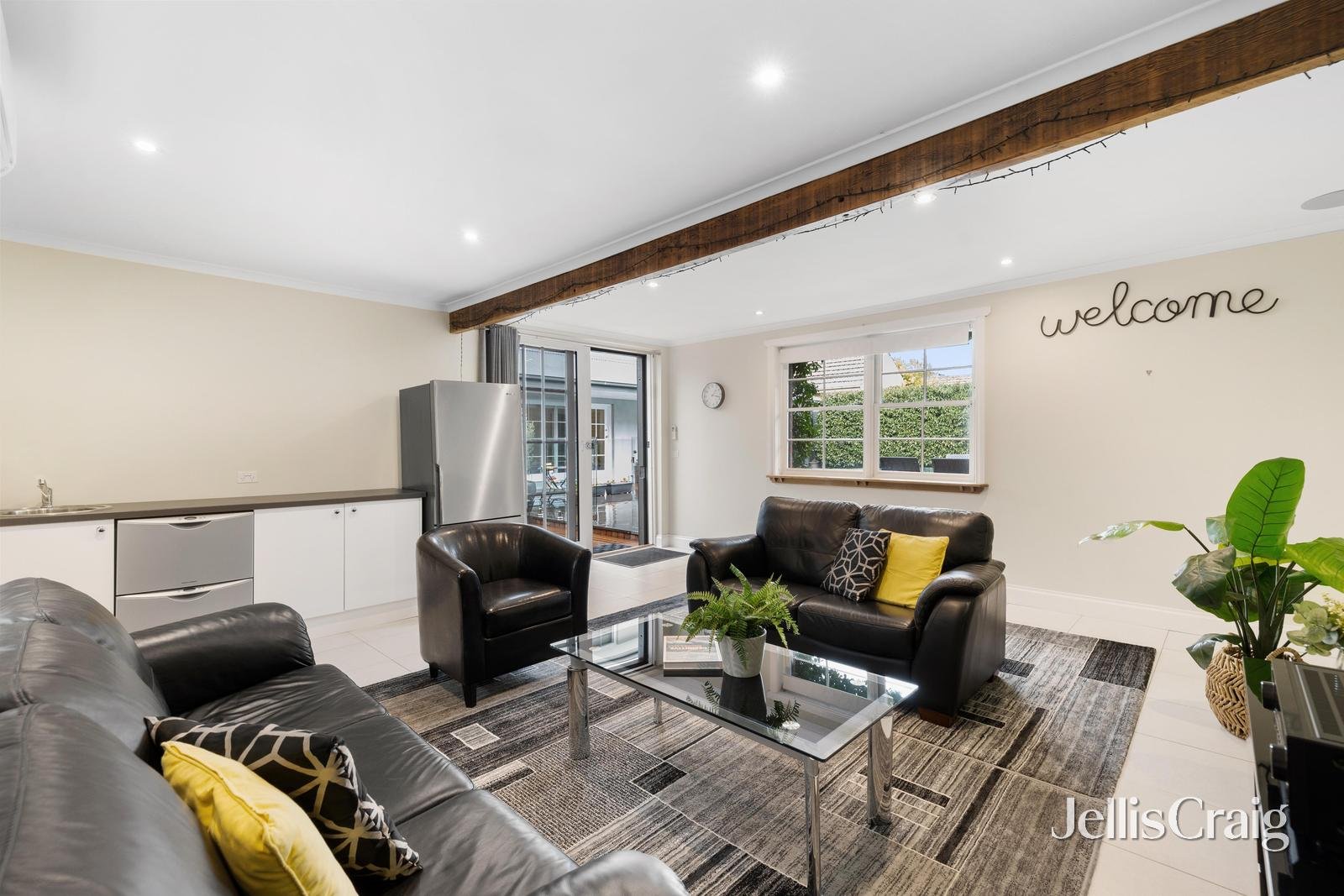 19 St James Avenue, Mont Albert image 9