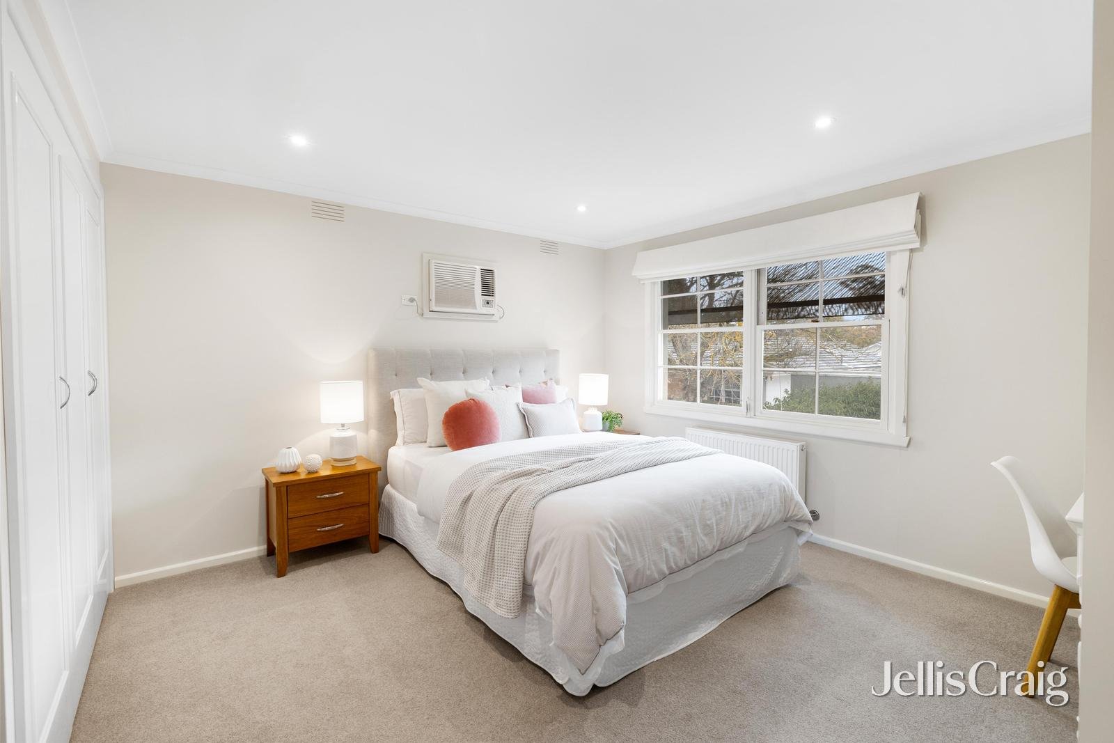 19 St James Avenue, Mont Albert image 12