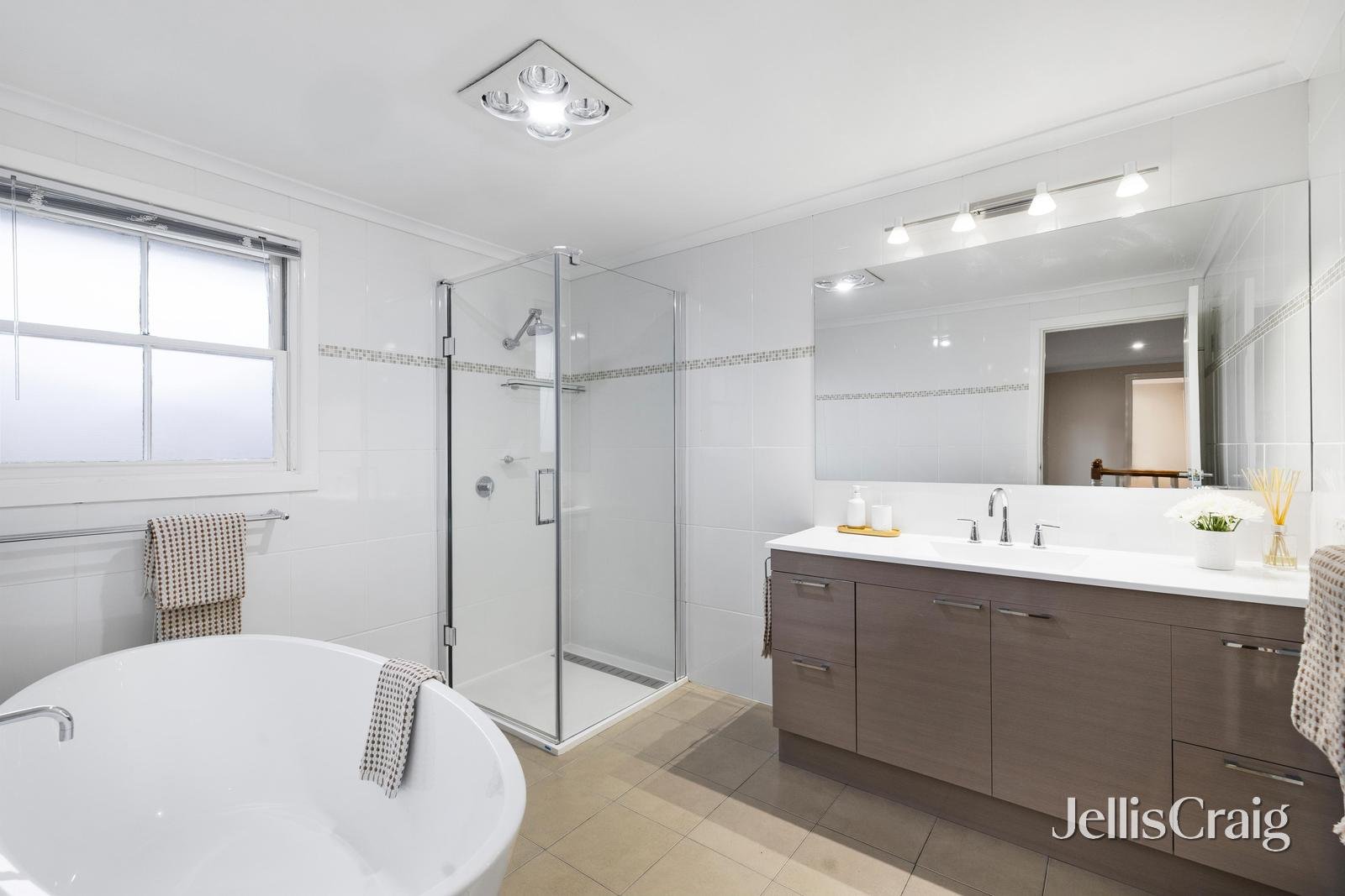 19 St James Avenue, Mont Albert image 13