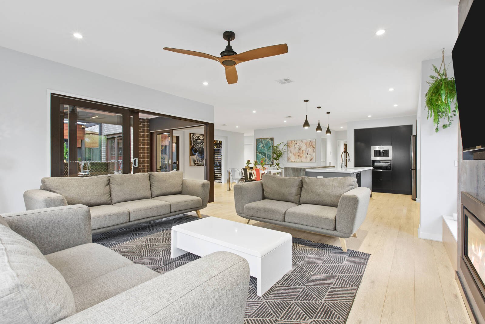 Property Gallery Thumbnail 3