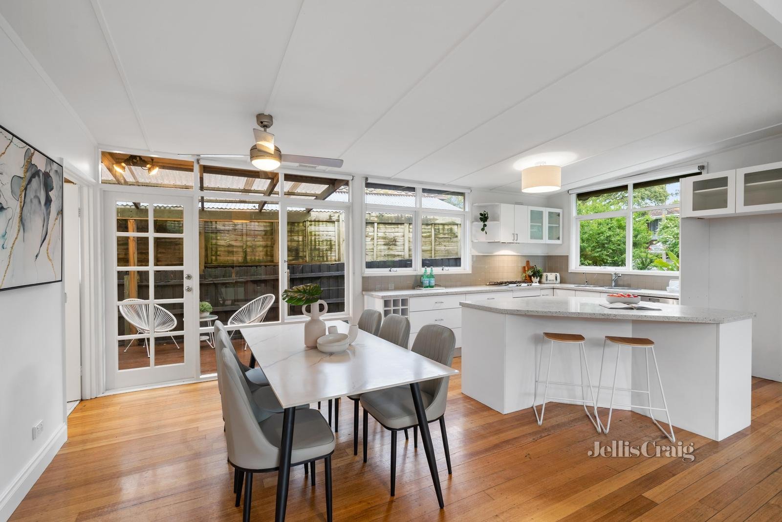 19 Susanne Avenue, Nunawading image 5