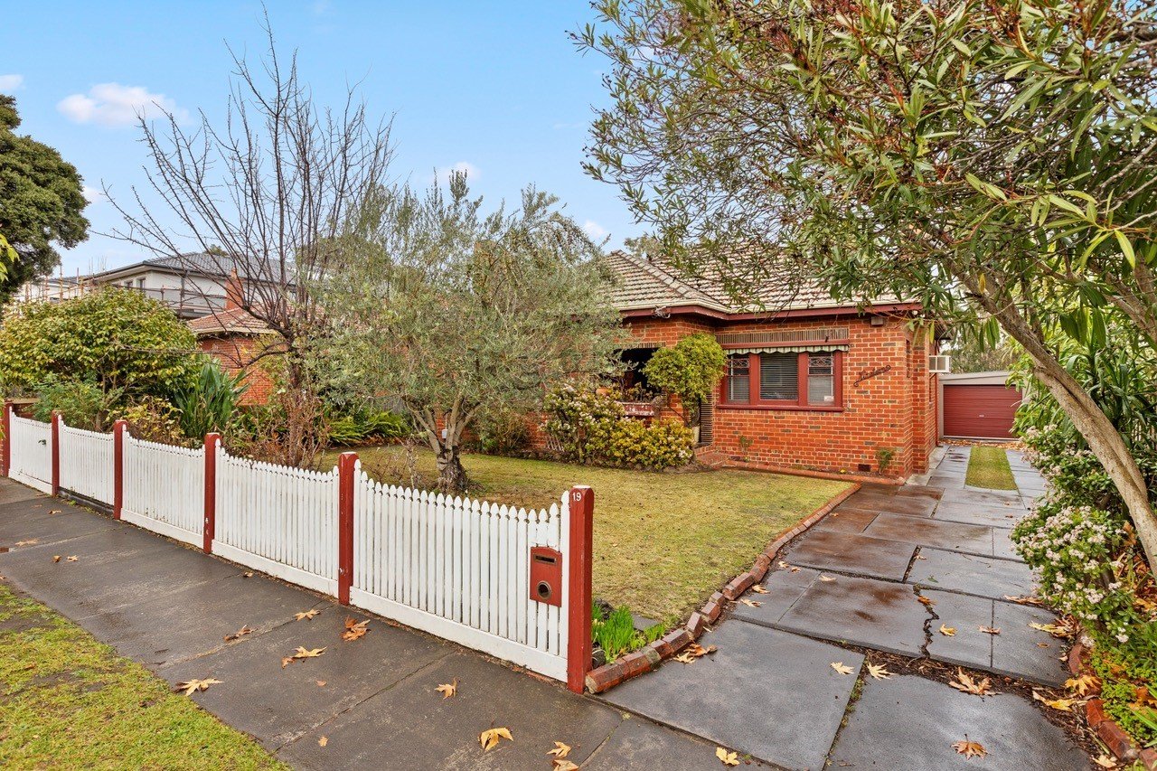 19 Sutherland Avenue, Kew&nbsp;East image 1