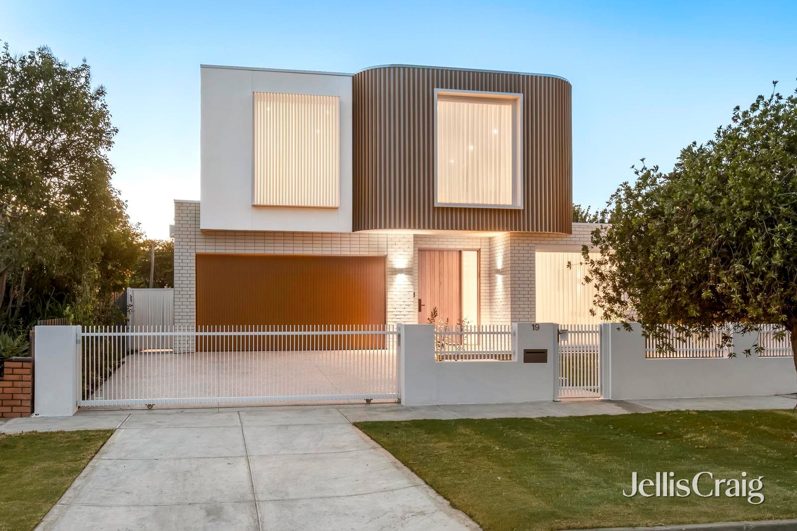 19 Swift Street, Northcote image 1