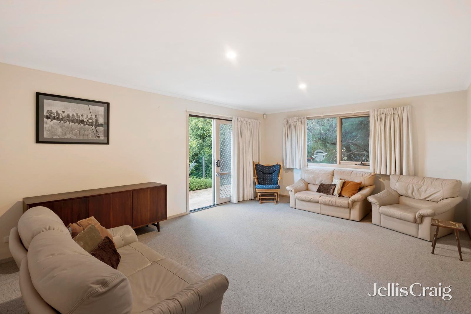 19 Tadji Close, Croydon North image 2