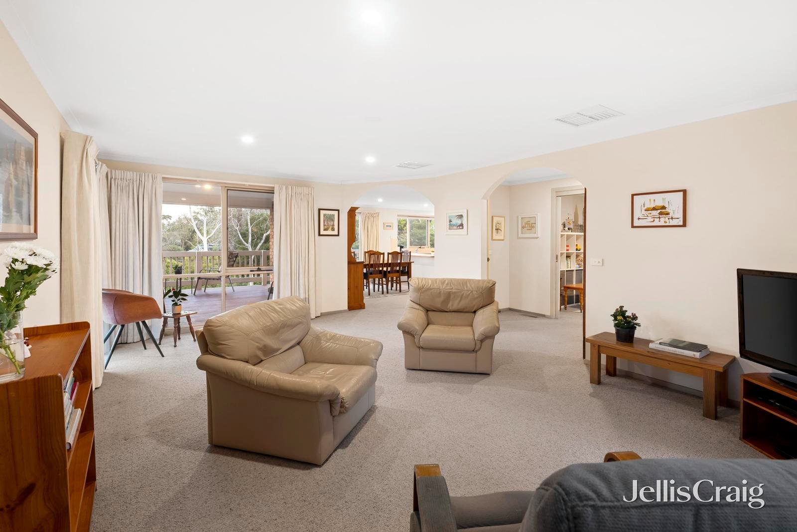 19 Tadji Close, Croydon North image 4