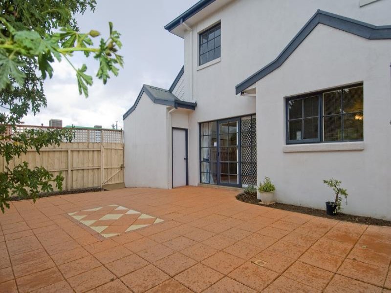 19 The Esplanade South, Geelong image 2