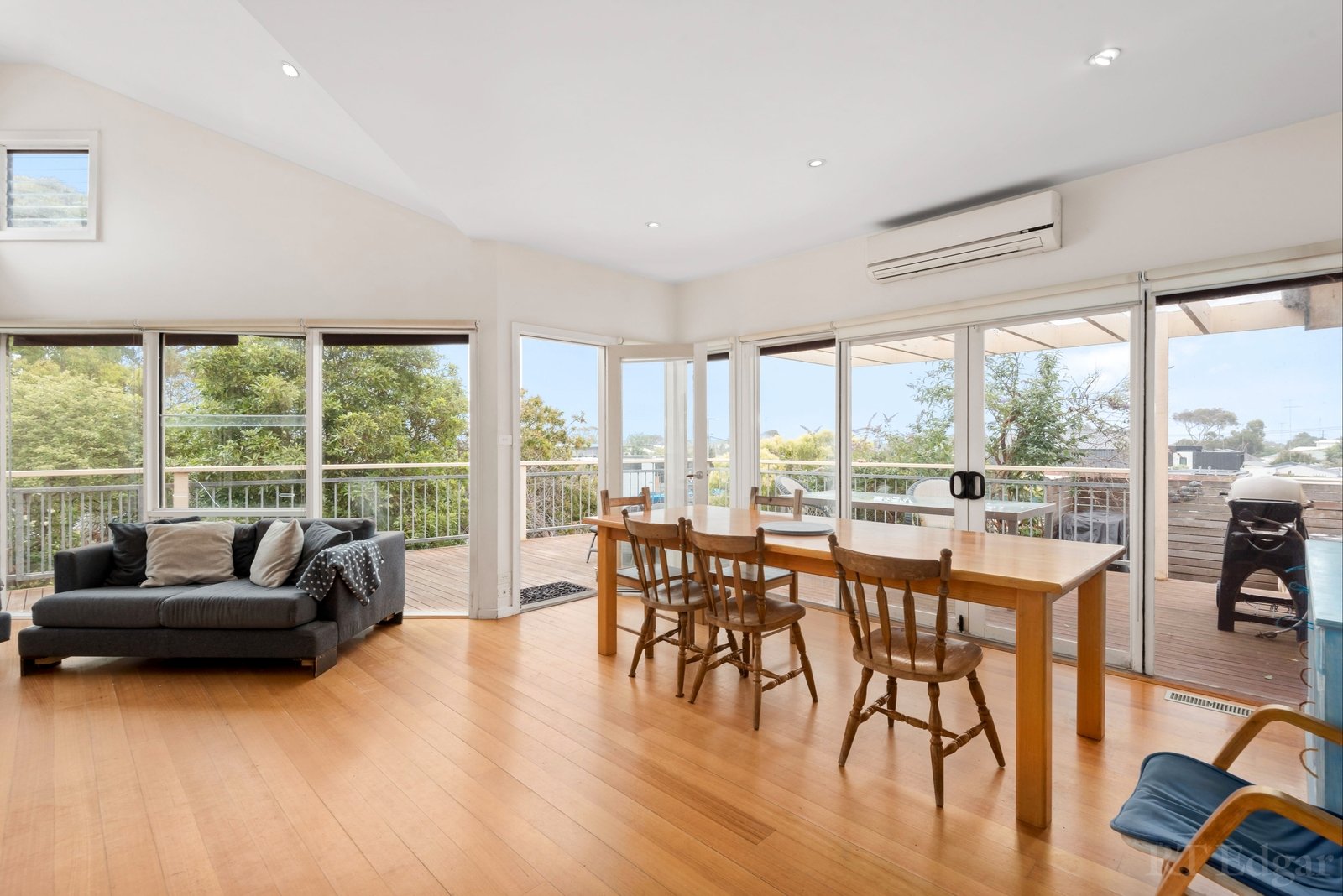Property Gallery Thumbnail 6