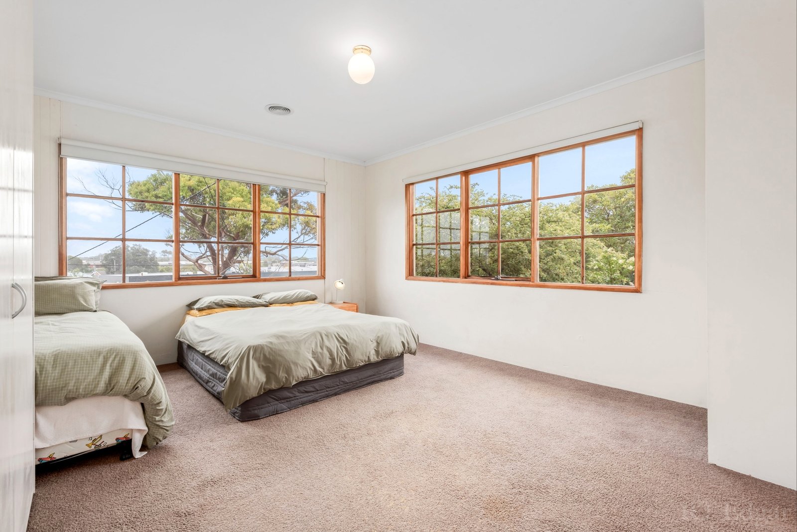 Property Gallery Thumbnail 10