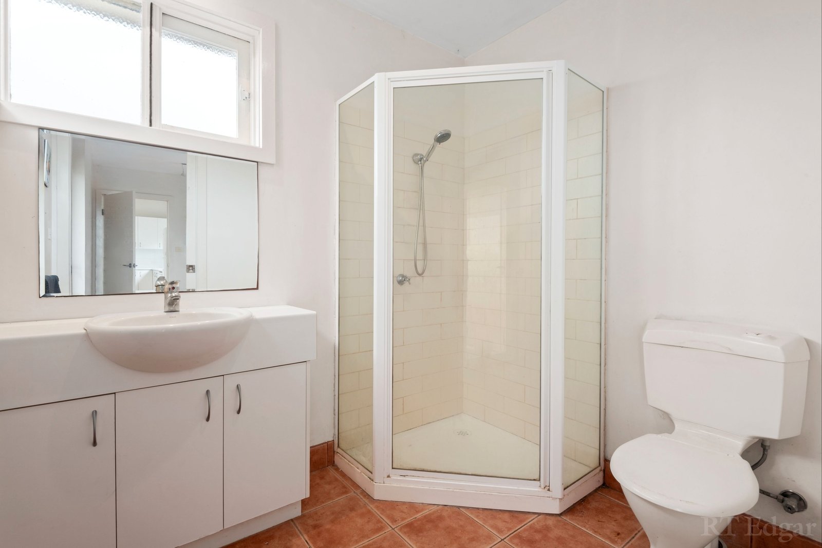Property Gallery Thumbnail 16