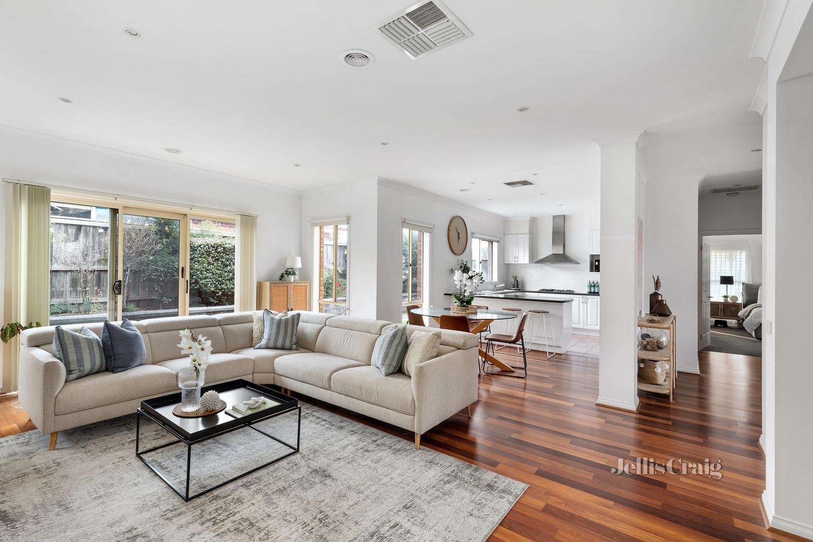19 Thoroughbred Boulevard, Doreen image 3