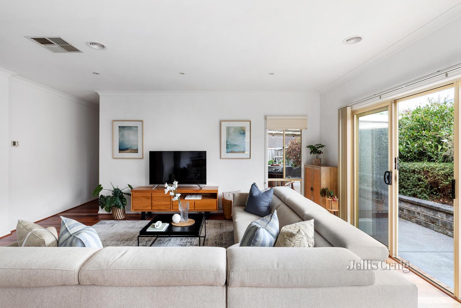 19 Thoroughbred Boulevard, Doreen image 6