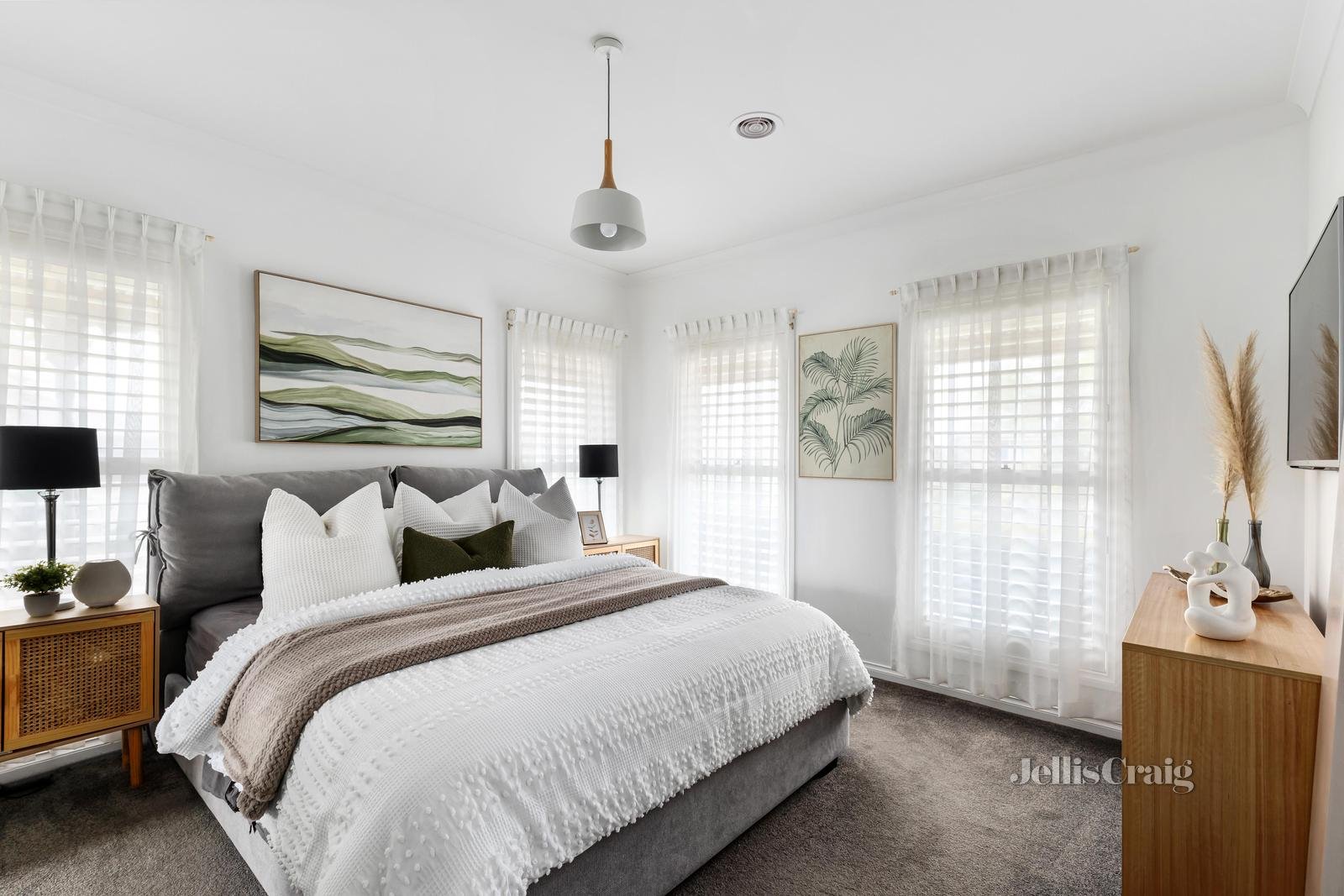 19 Thoroughbred Boulevard, Doreen image 8