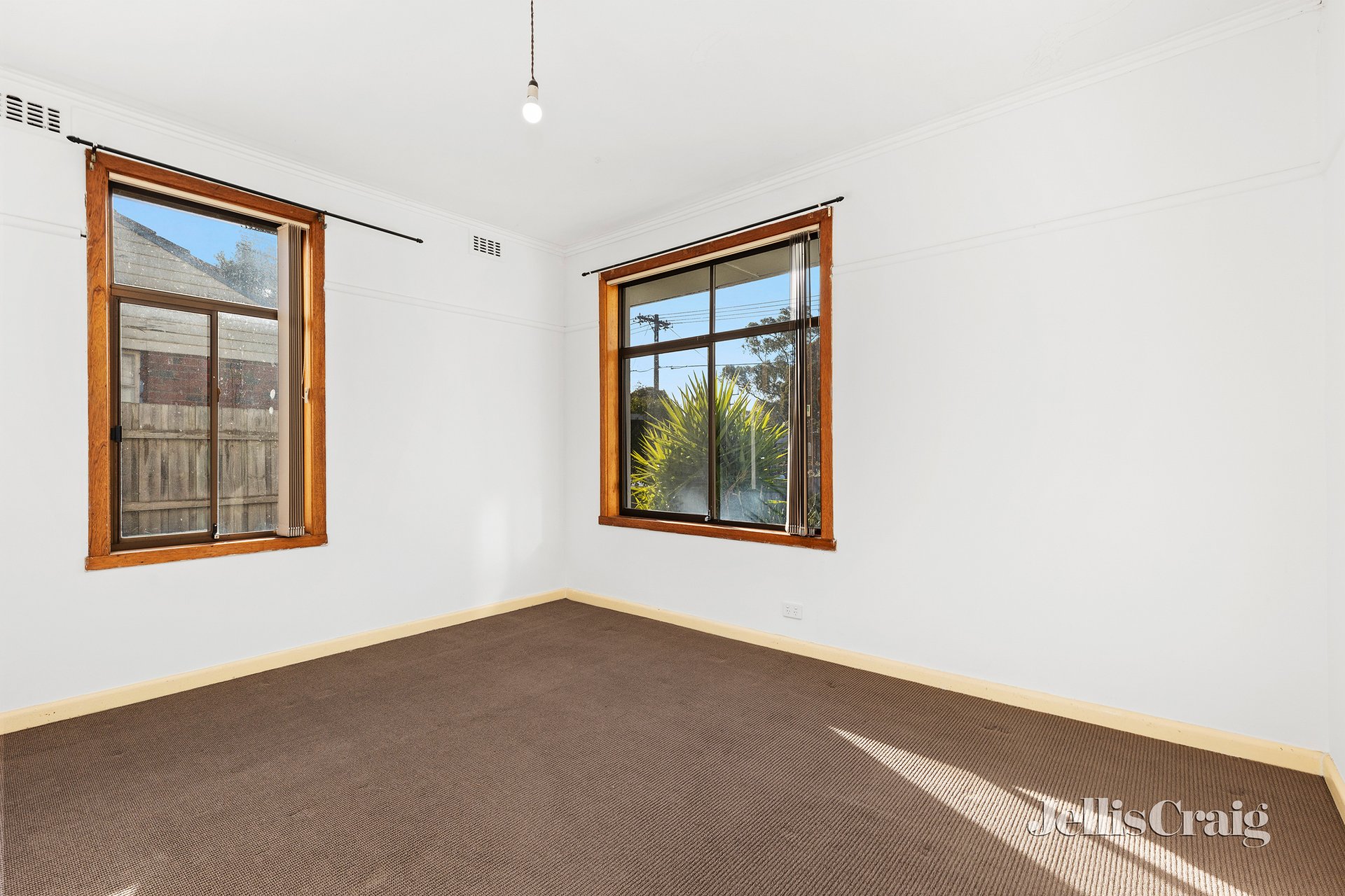 19 Timor Parade, Heidelberg West image 4