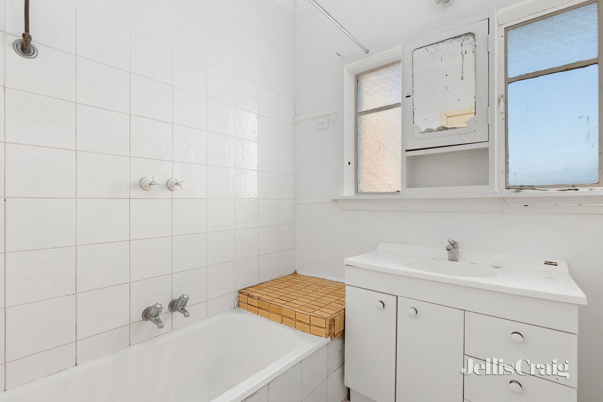 19 Timor Parade, Heidelberg West image 6
