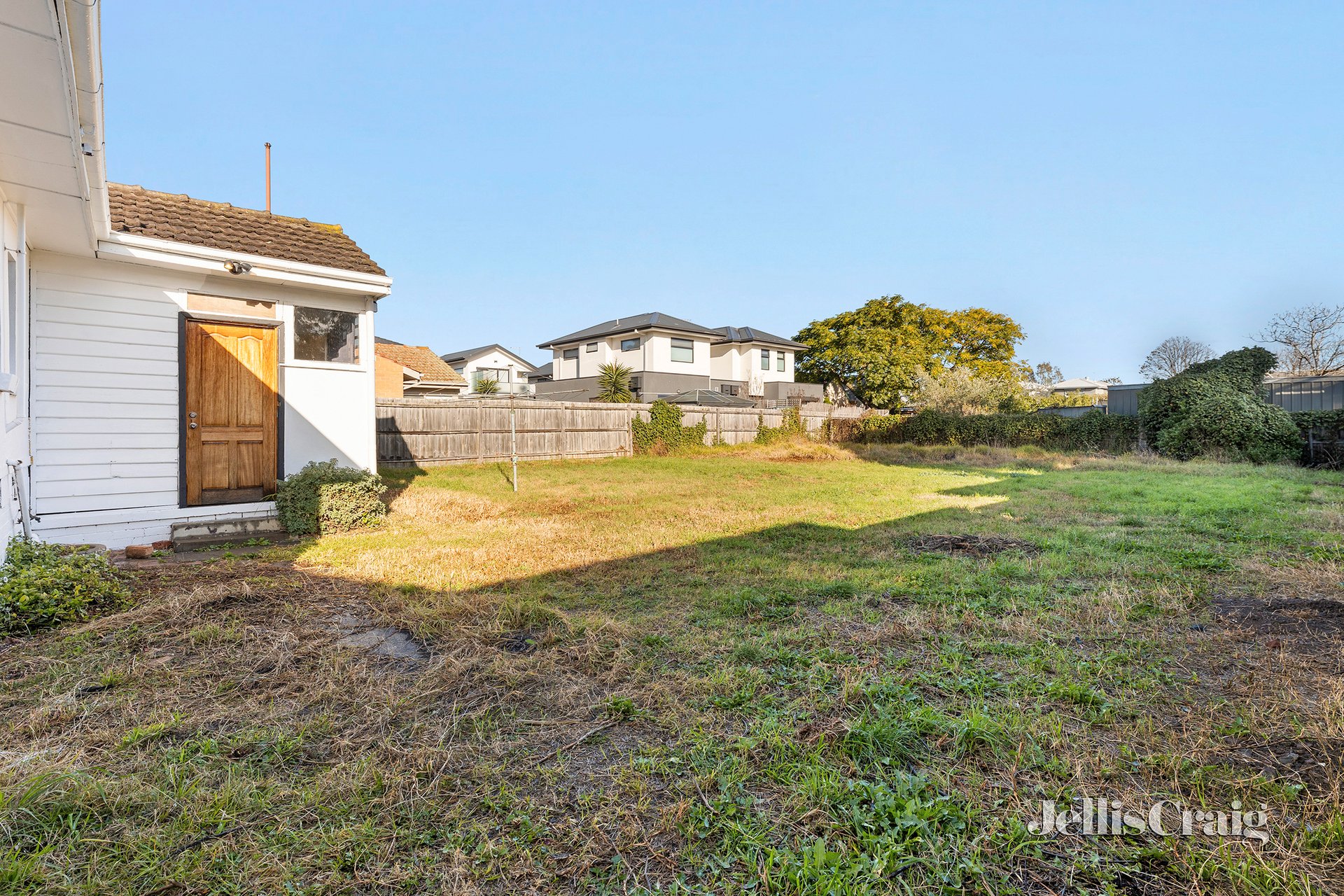 19 Timor Parade, Heidelberg West image 7