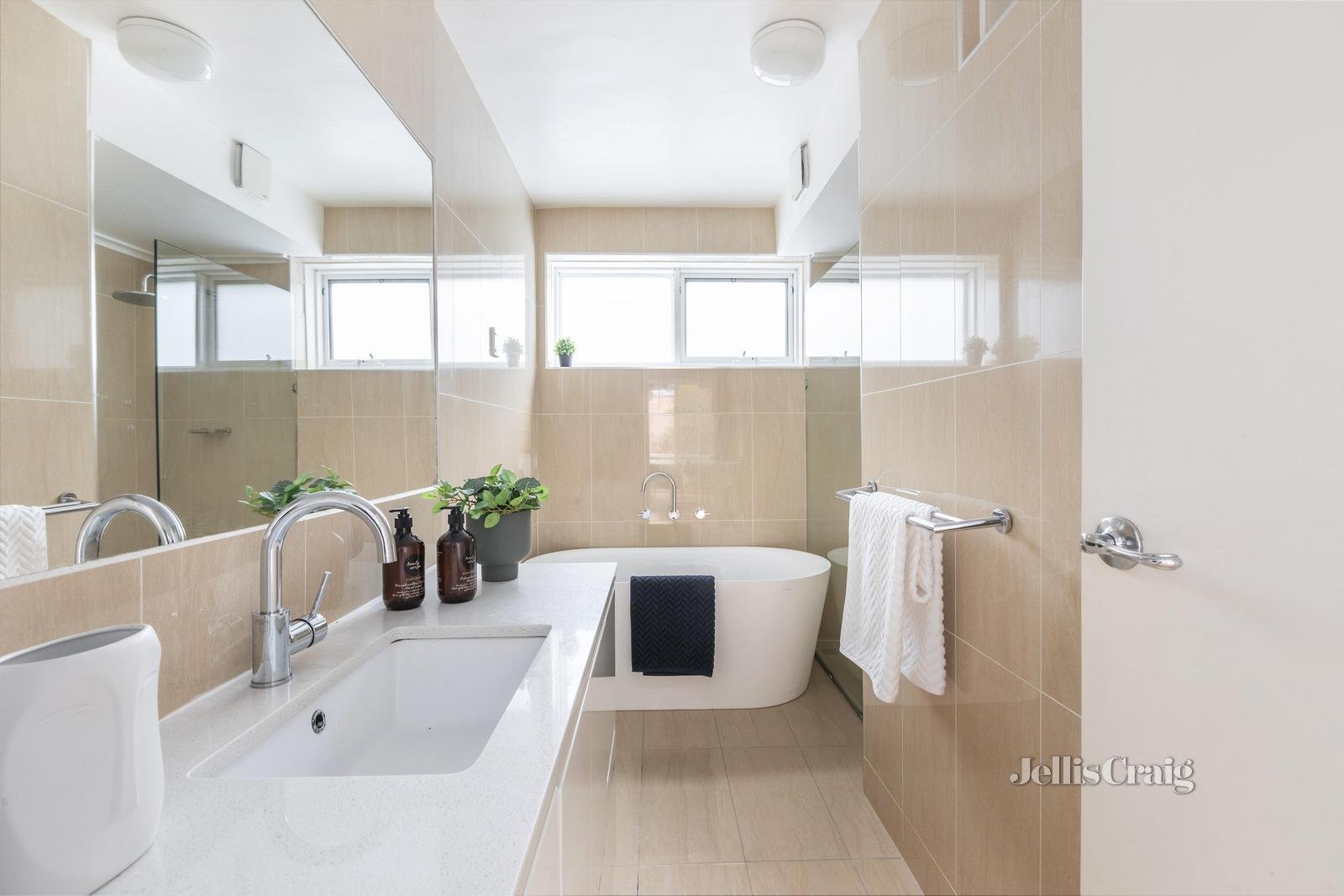 1/9 Tiuna Grove, Elwood image 7