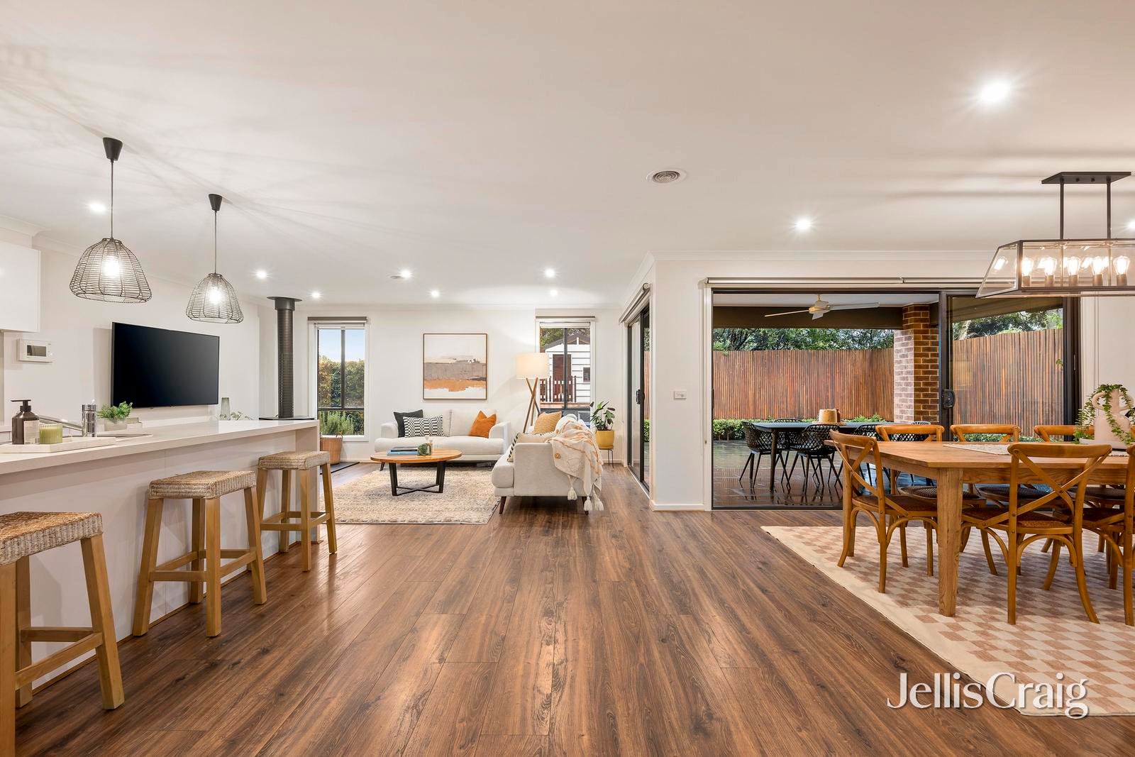 19 Tiverton Circuit, Mooroolbark image 2