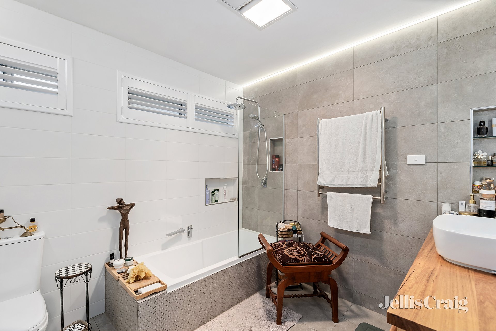 19 Tower Drive, Briar Hill image 9