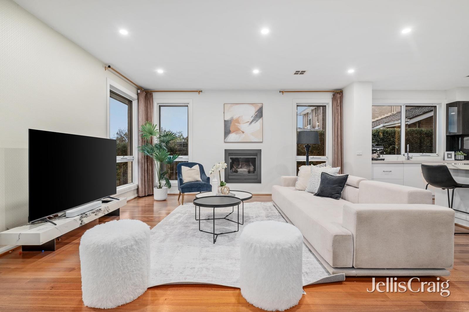 19 Trevor Court, Mount Waverley image 2