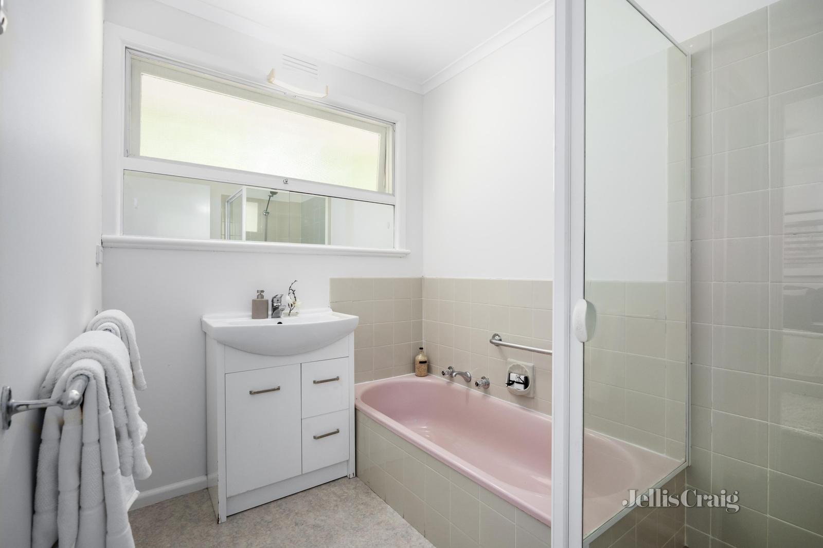 1/9 Vauxhall Road, Balwyn image 6