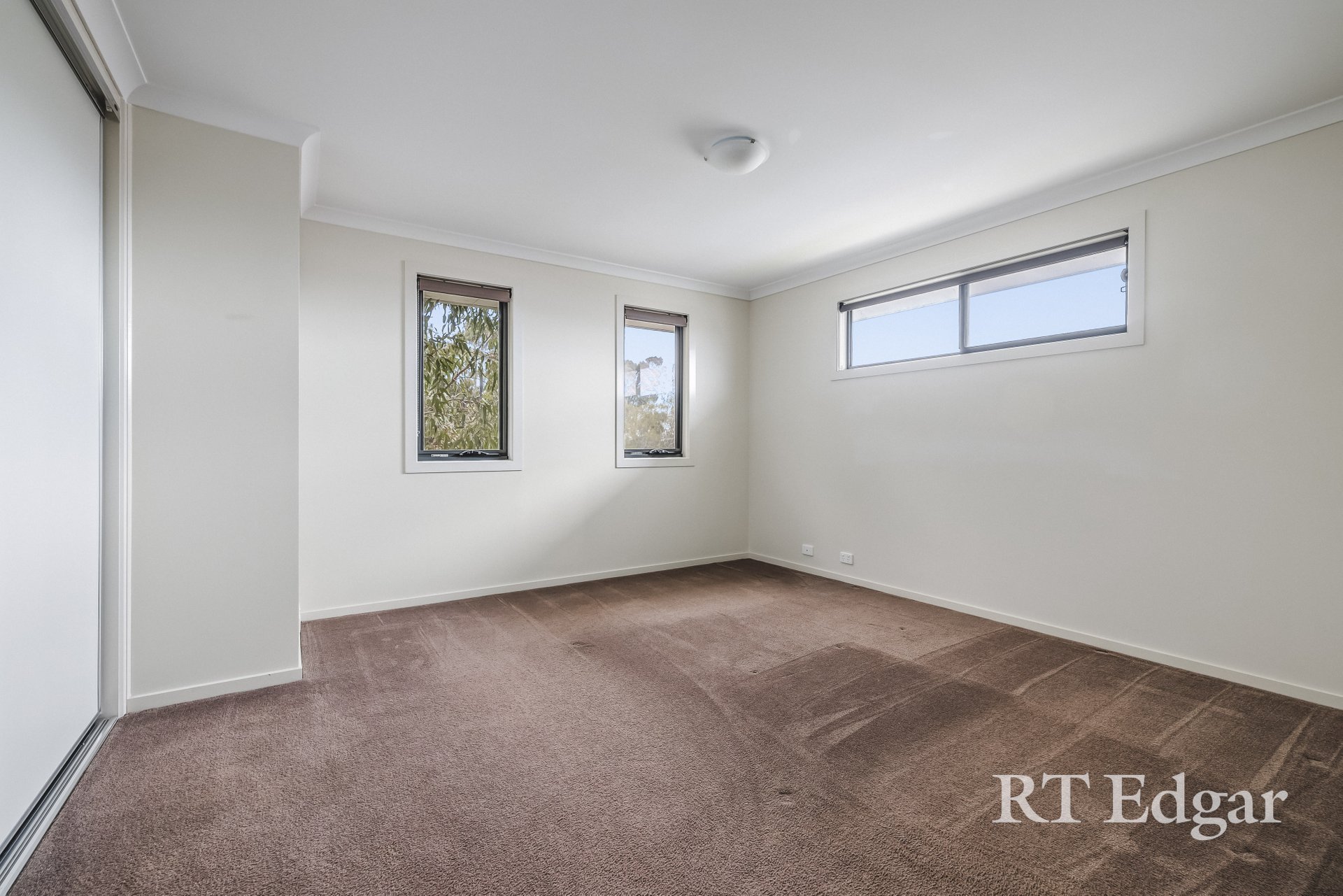 Property Gallery Thumbnail 5