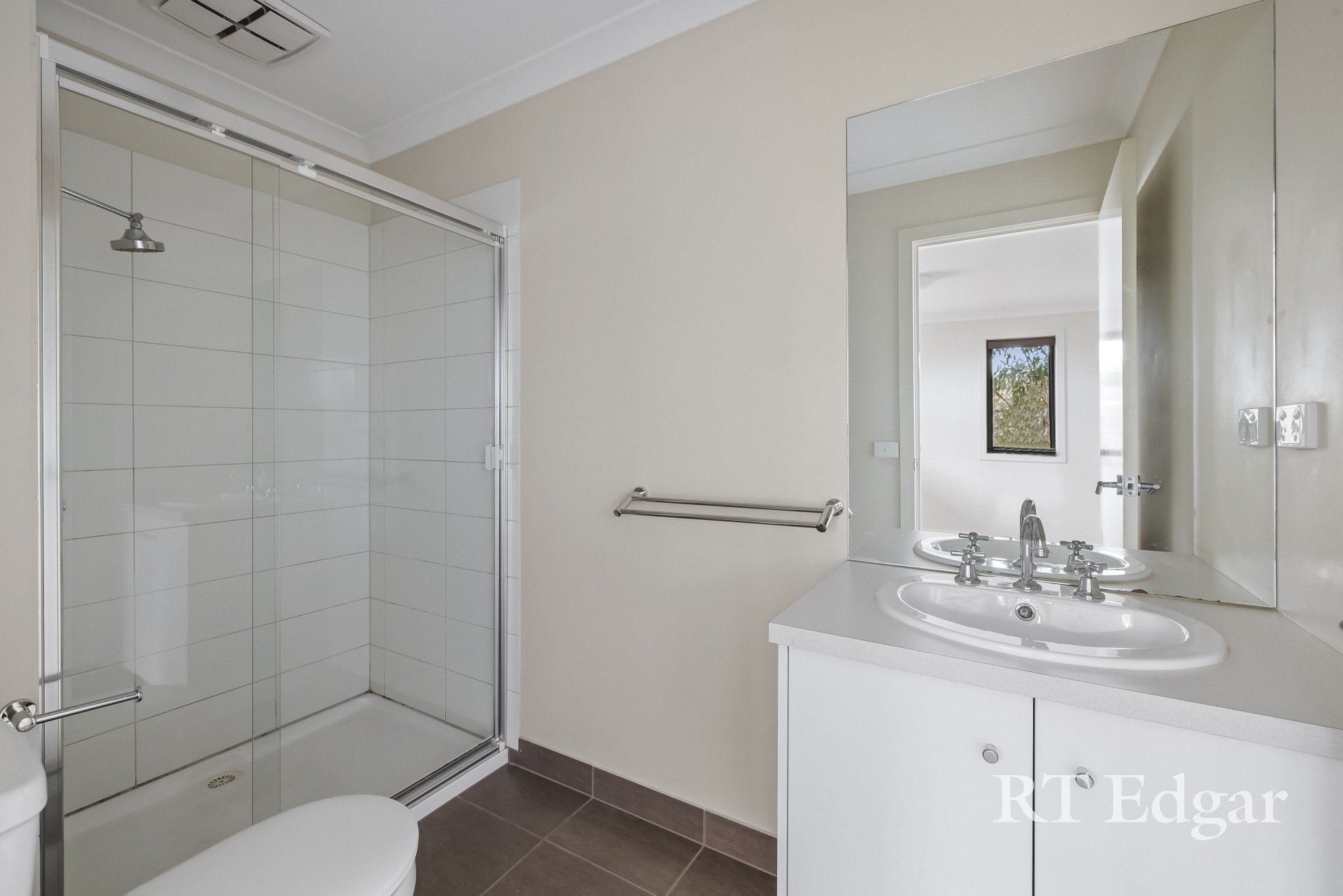 Property Gallery Thumbnail 6